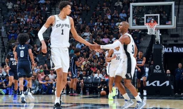 爱游戏APP-马刺签下保罗“一人两用”，他兼顾教练和球员双身份