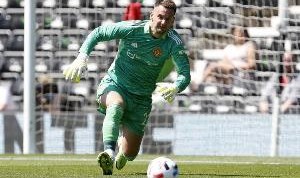 希顿：新球员们适应得很好，我认为他们会成为超值引援