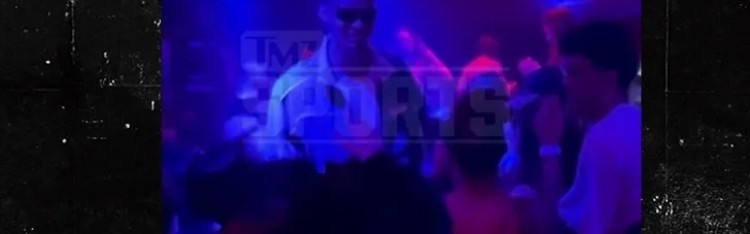 特殊修行？文班深夜现身东京夜店玩耍了一个半小时