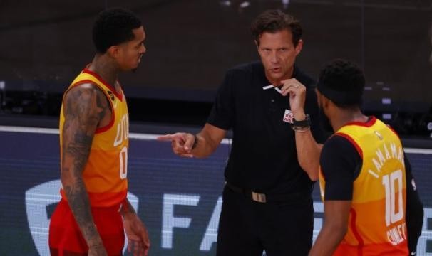 爱游戏官网-连续6年进季后赛却想离开，斯奈德与爵士前途未卜